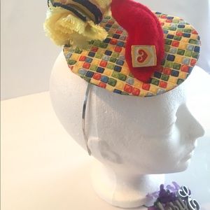 Kiss ted lips fascinator Parisian inspired